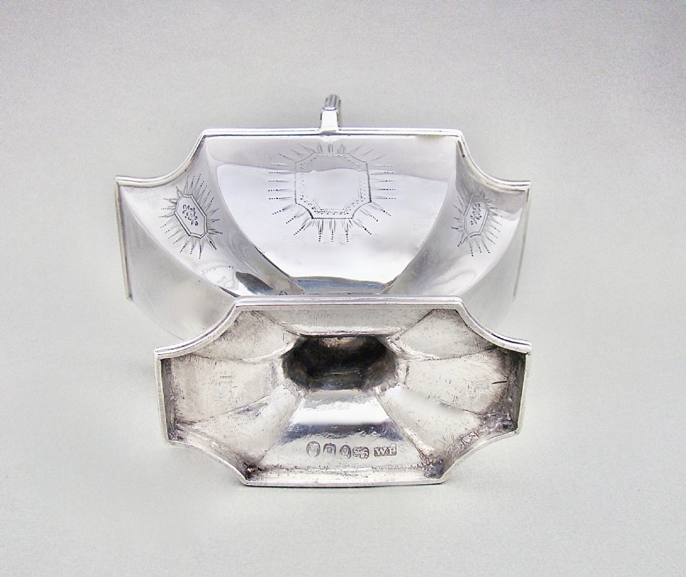 GEORGIAN SILVER SWING-HANDLED SUGAR BASKET BY WILLIAM PLUMMER, LONDON 1789 View VII