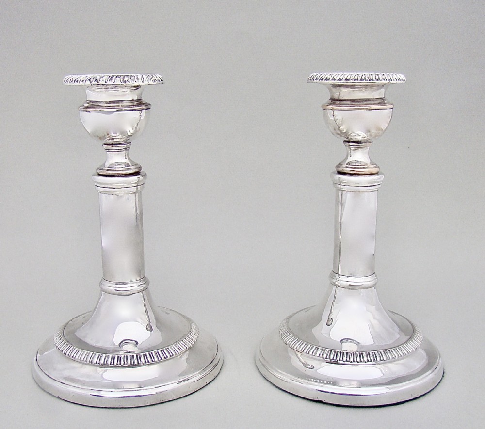 GOOD PAIR OF GEORGIAN OLD SHEFFIELD PLATE TELESCOPIC CANDLESTICKS,  CIRCA 1800