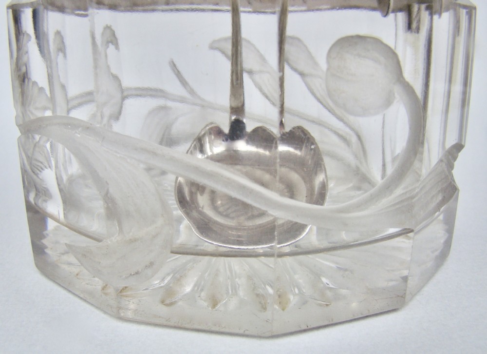 FABULOUS ART NOUVEAU HUKIN & HEATH AUTOMATED SILVER PLATED ETCHED GLASS PRESERVE JAR WITH SILVER PRESERVE SPOON View VII