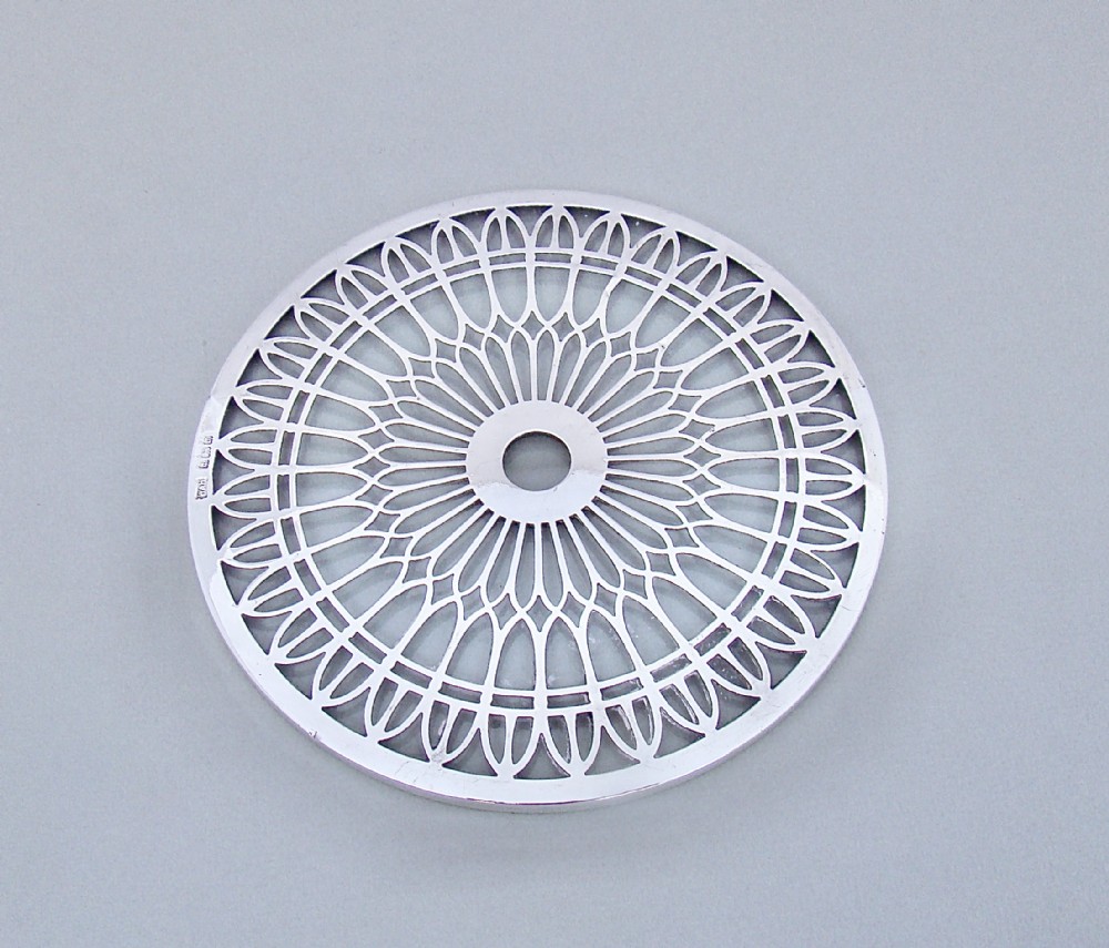 SILVER MOUNTED GLASS TEAPOT STAND BY WALKER & HALL, BIRMINGHAM 1933