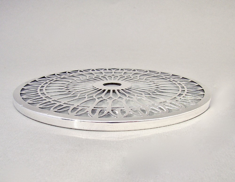 SILVER MOUNTED GLASS TEAPOT STAND BY WALKER & HALL, BIRMINGHAM 1933 View III