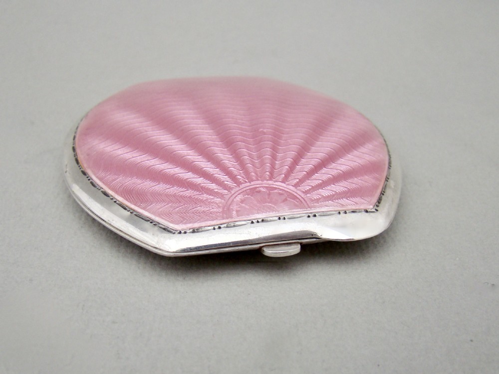 ART DECO SILVER AND PINK GUILLOCHE ENAMEL COMPACT BY TURNER & SIMPSON, BIRMINGHAM 1935 View III