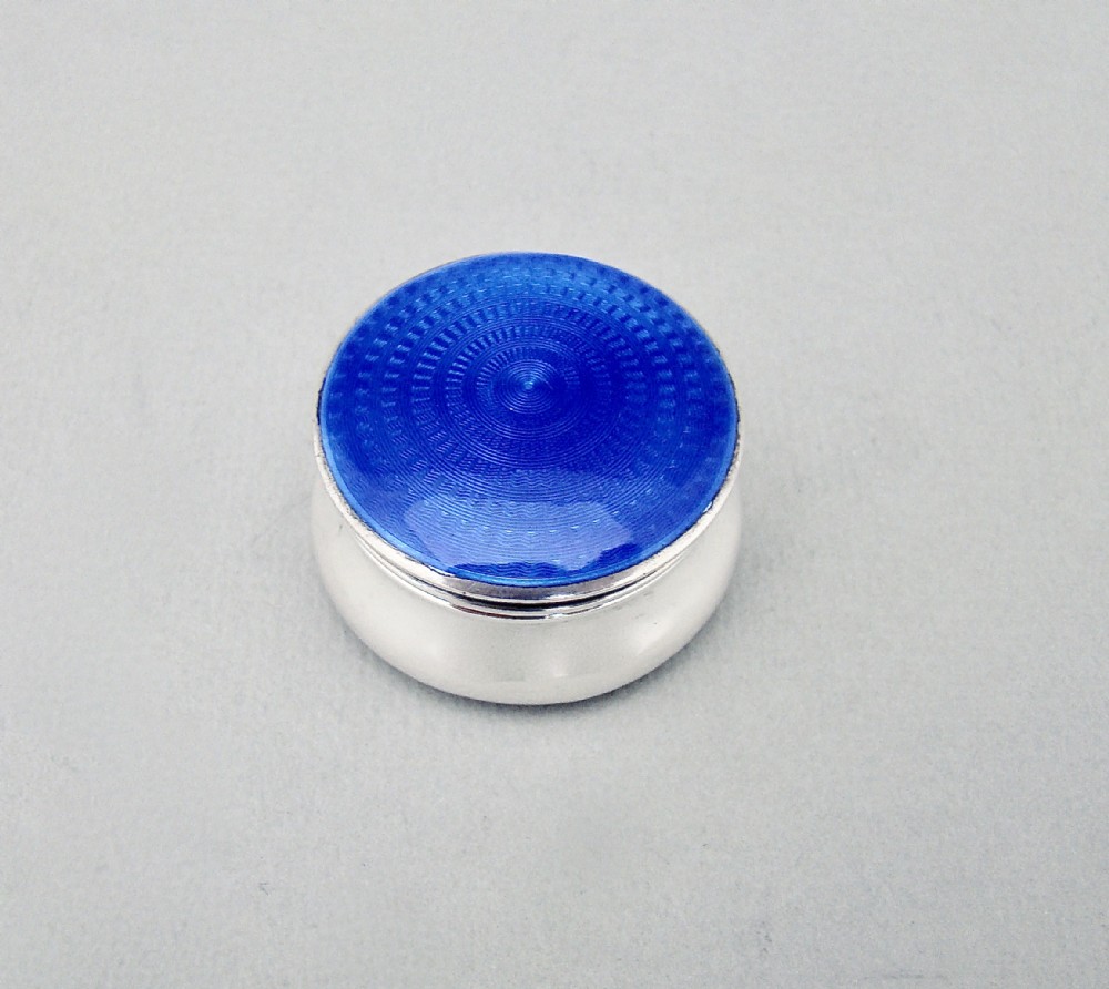 SILVER AND GUILLOCHE ENAMEL PILL BOX BY LAWRENCE EMANUEL, BIRMINGHAM 1913
