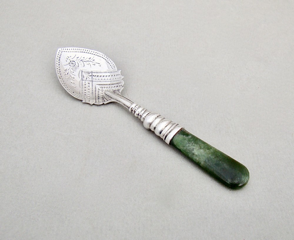 GEORGE V SILVER & JADE SMALL PRESERVE SPOON BY ADIE & LOVEKIN, BIRMINGHAM 1922