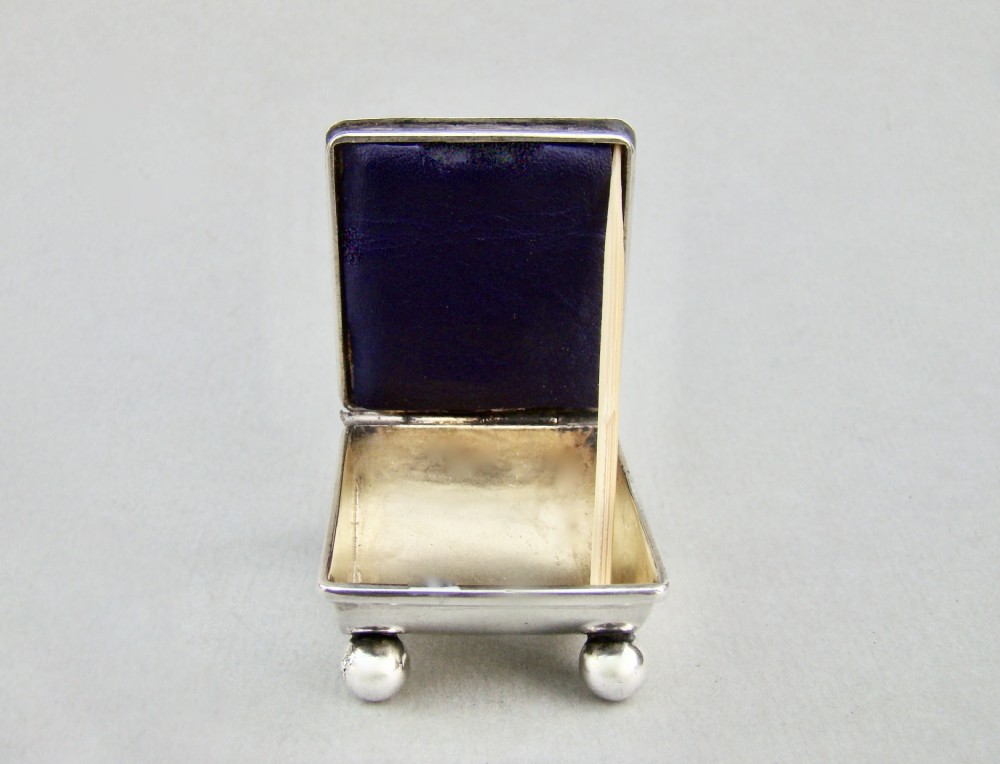 VICTORIAN SILVER SINGLE STAMP BOX BY LEVI & SALAMAN, BIRMINGHAM 1900 View IV