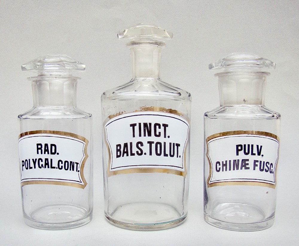 RARE SET OF THREE VICTORIAN WHITE LABEL APOTHECARY JARS, CIRCA 1890