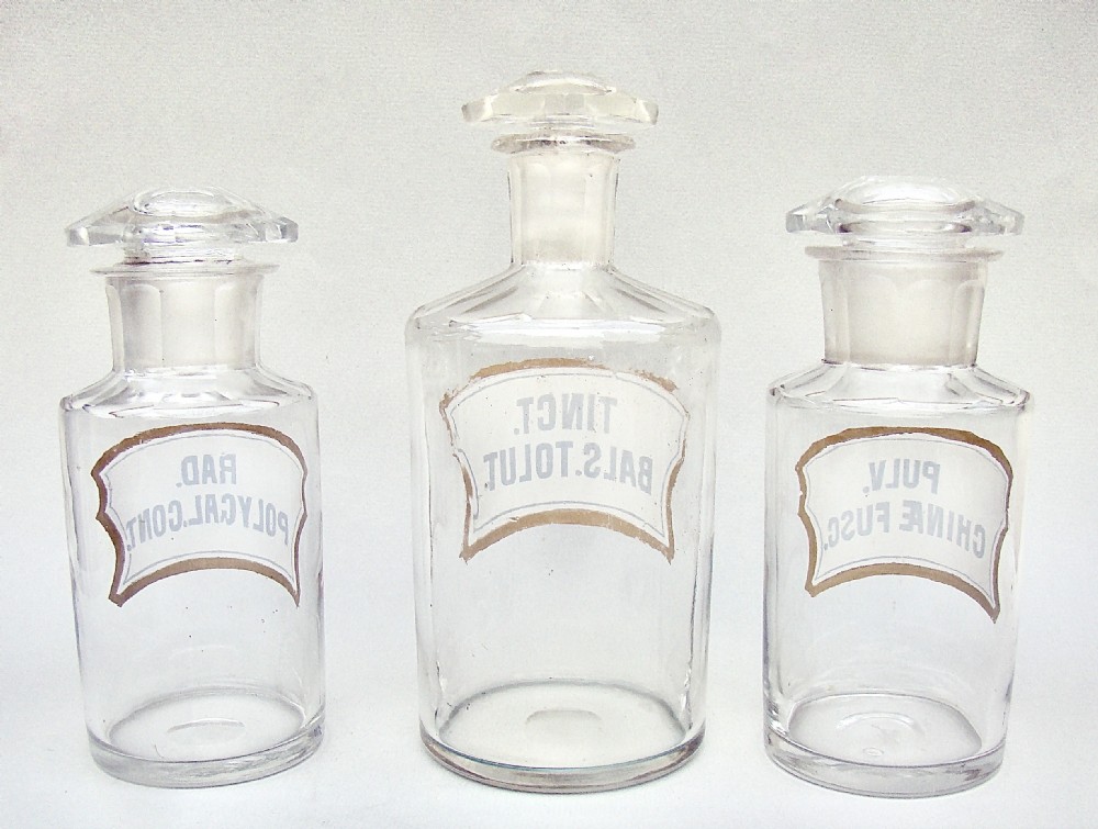 RARE SET OF THREE VICTORIAN WHITE LABEL APOTHECARY JARS, CIRCA 1890 View II