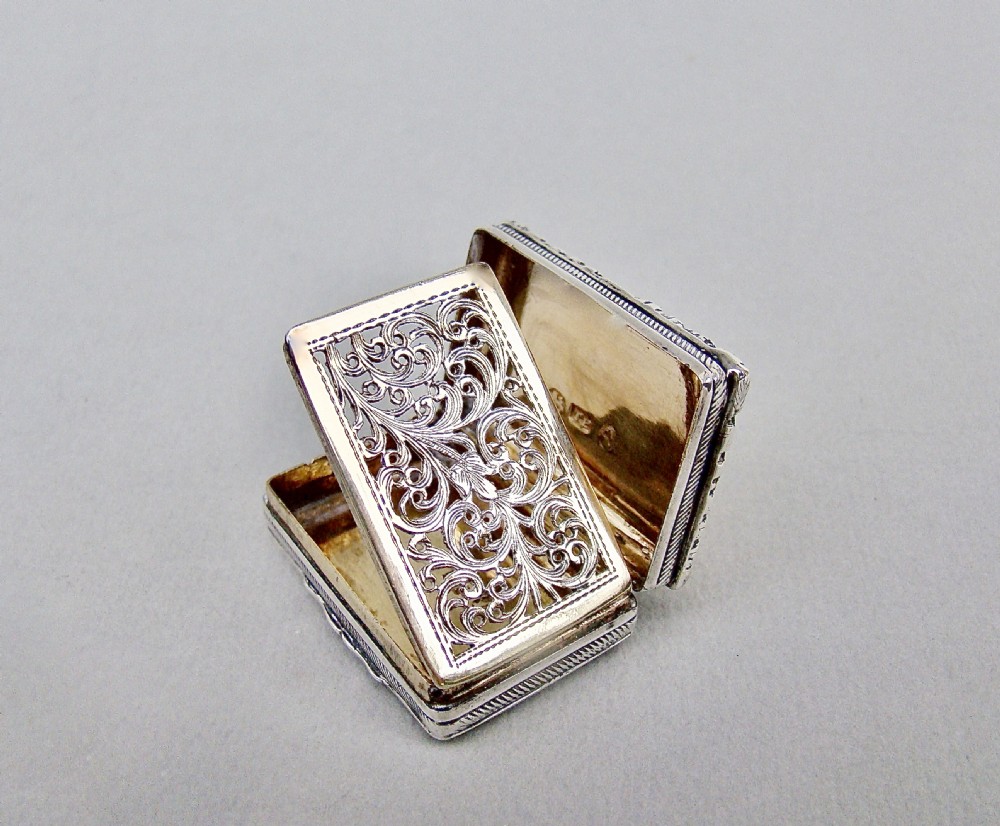 SUPERB GEORGIAN SILVER VINAIGRETTE BY THOMAS PARKER, BIRMINGHAM 1825 View V