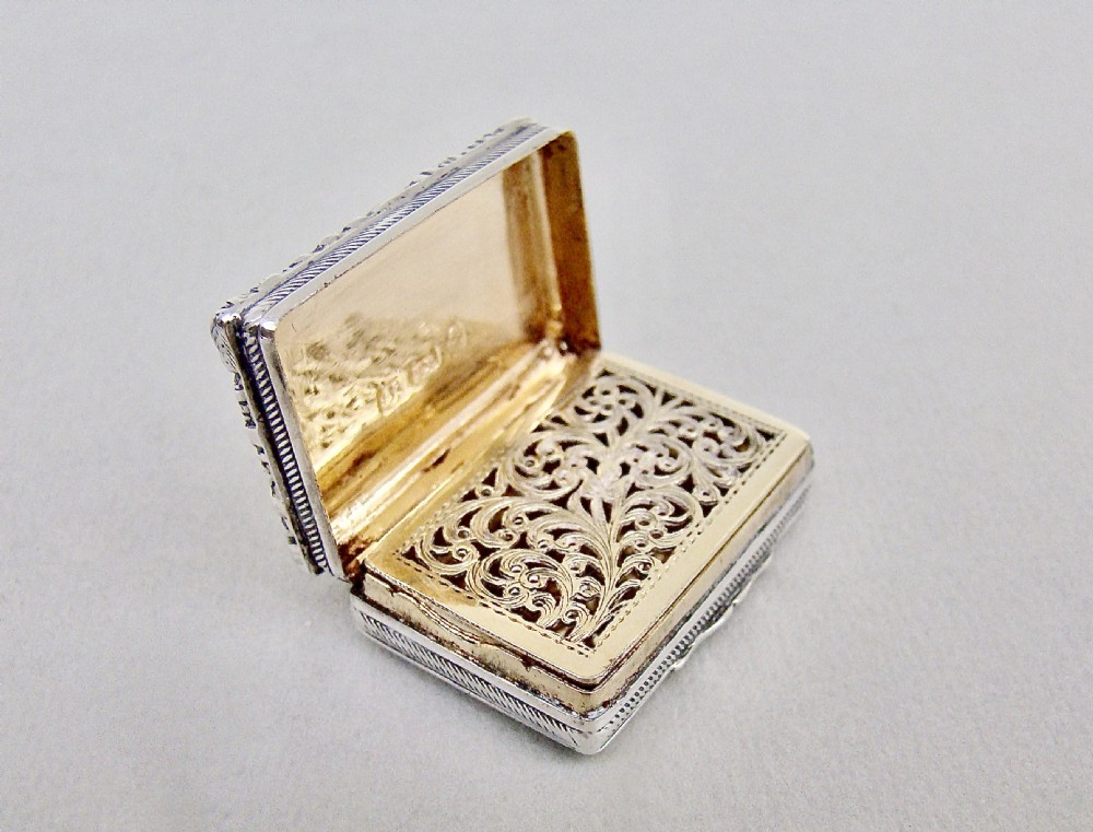 SUPERB GEORGIAN SILVER VINAIGRETTE BY THOMAS PARKER, BIRMINGHAM 1825 View VI