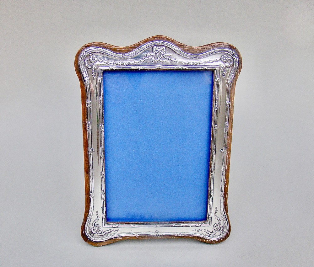 UNUSUAL EDWARDIAN SOLID SILVER PHOTOGRAPH FRAME BY W.I.BROADWAY & CO, BIRMINGHAM 1906
