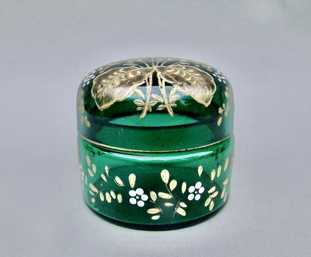 DELIGHTFUL VICTORIAN ENAMELLED BRISTOL GREEN GLASS TRINKET BOX, CIRCA 1890 View II