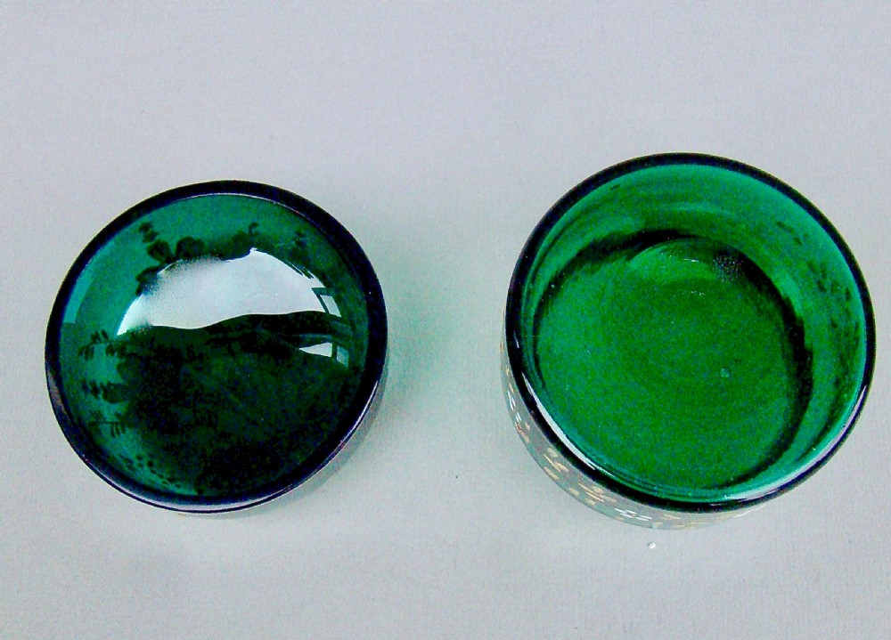 DELIGHTFUL VICTORIAN ENAMELLED BRISTOL GREEN GLASS TRINKET BOX, CIRCA 1890 View VI