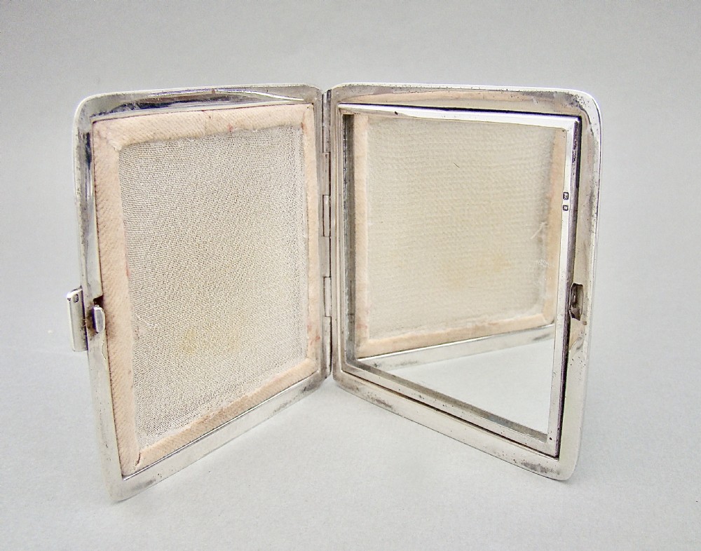 STUNNING ART DECO SILVER AND GUILLOCHE ENAMEL COMPACT BY COHEN & CHARLES, LONDON 1938 View V