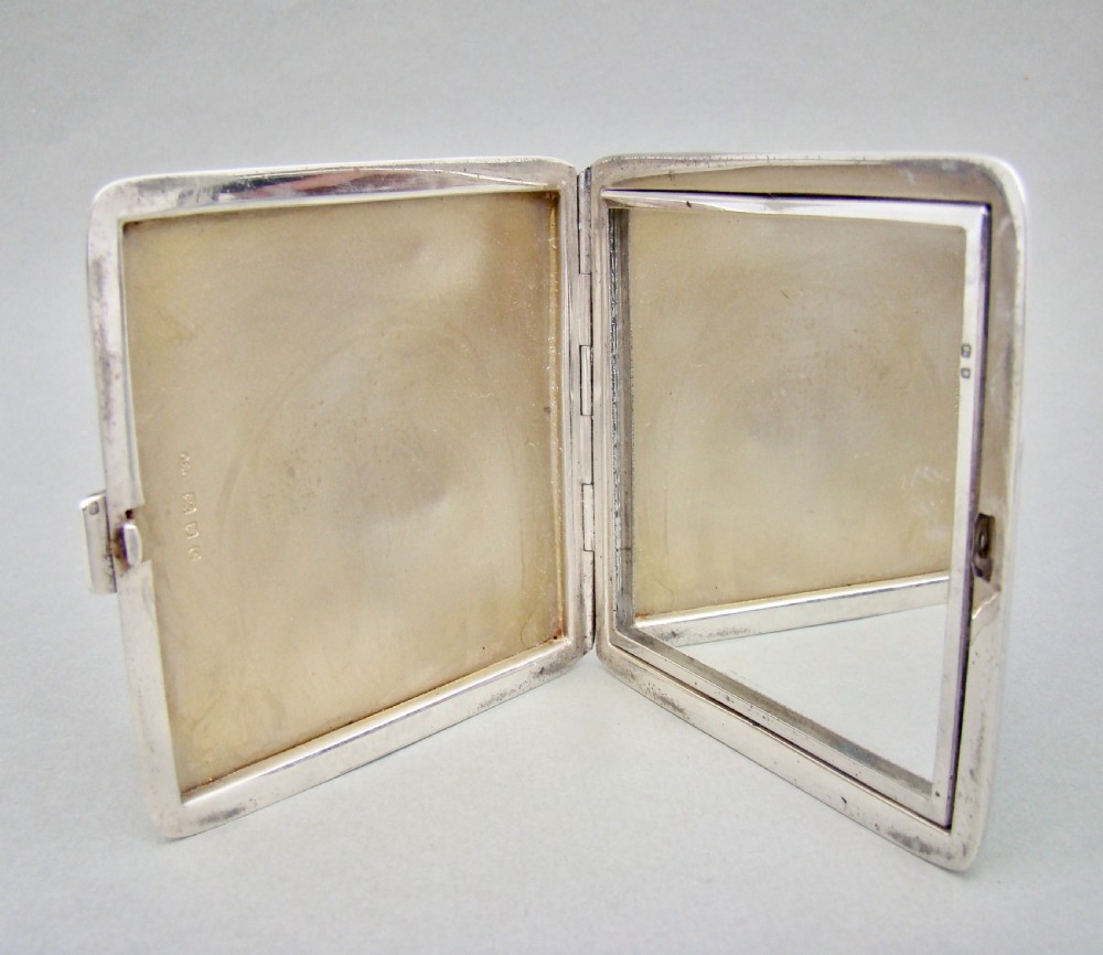 STUNNING ART DECO SILVER AND GUILLOCHE ENAMEL COMPACT BY COHEN & CHARLES, LONDON 1938 View VI
