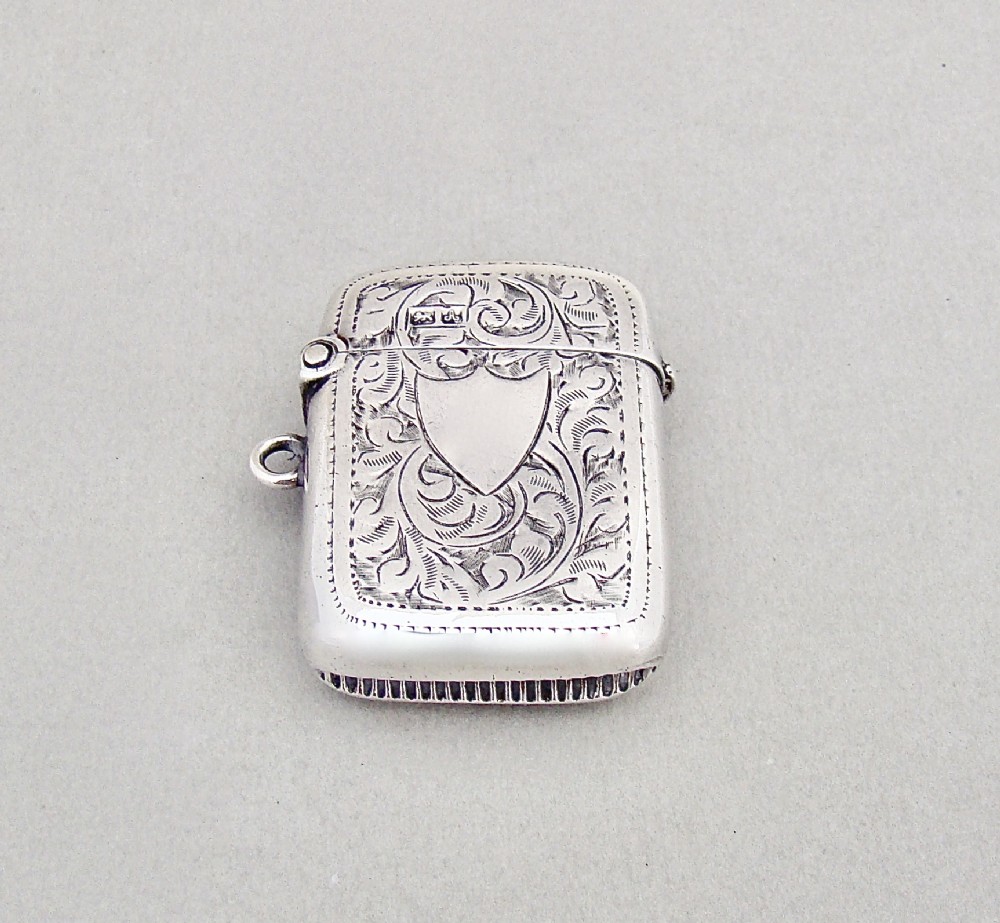 DELIGHTFUL SMALL EDWARDIAN SILVER VESTA CASE BY CHARLES LYSTER & SON, CHESTER 1901
