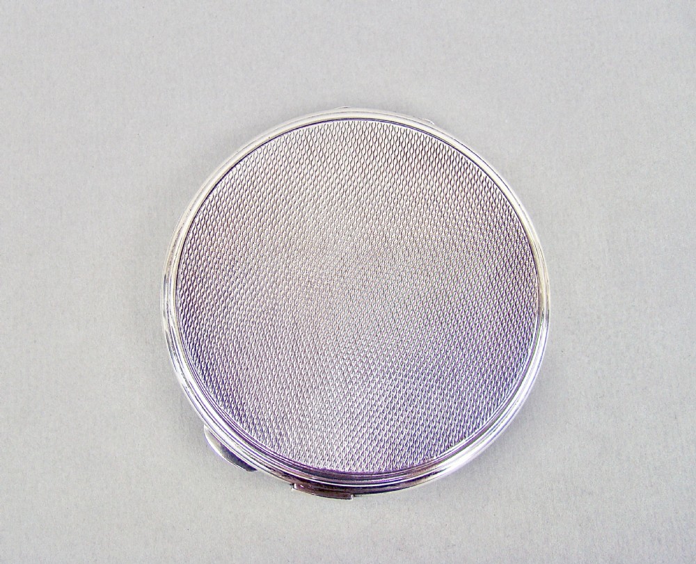 STUNNING SILVER AND BLUE GUILLOCHE ENAMEL COMPACT BY BROADWAY & CO, BIRMINGHAM 1940 View III