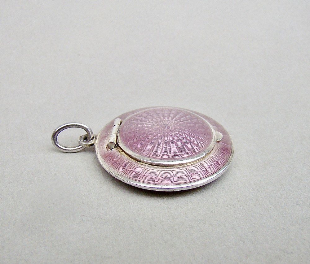 EXQUISITE CONTINENTAL SILVER AND GUILLOCHE ENAMEL CHATELAINE COMPACT