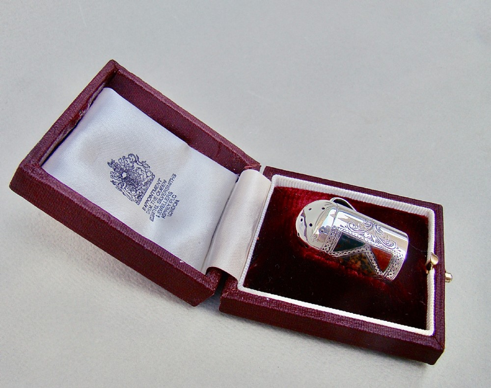 EDWARDIAN SILVER MINIATURE SIFTER, INLAID WITH SCOTTISH AGATE, RETAILED BY ASPREYS, BIRMINGHAM 1902 View II