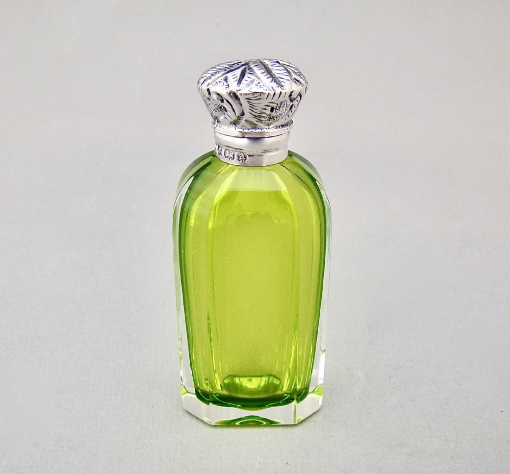 EXQUISITE VICTORIAN SILVER & LIME GREEN SLICED-CUT GLASS SCENT BOTTLE BY CHARLES MAY, BIRMINGHAM 1900