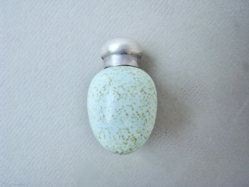 RARE VICTORIAN SILVER MACINTYRE SPECKLED EGG SCENT BOTTLE BY SAUNDERS & SHEPHERD, BIRMINGHAM 1885
 View II
