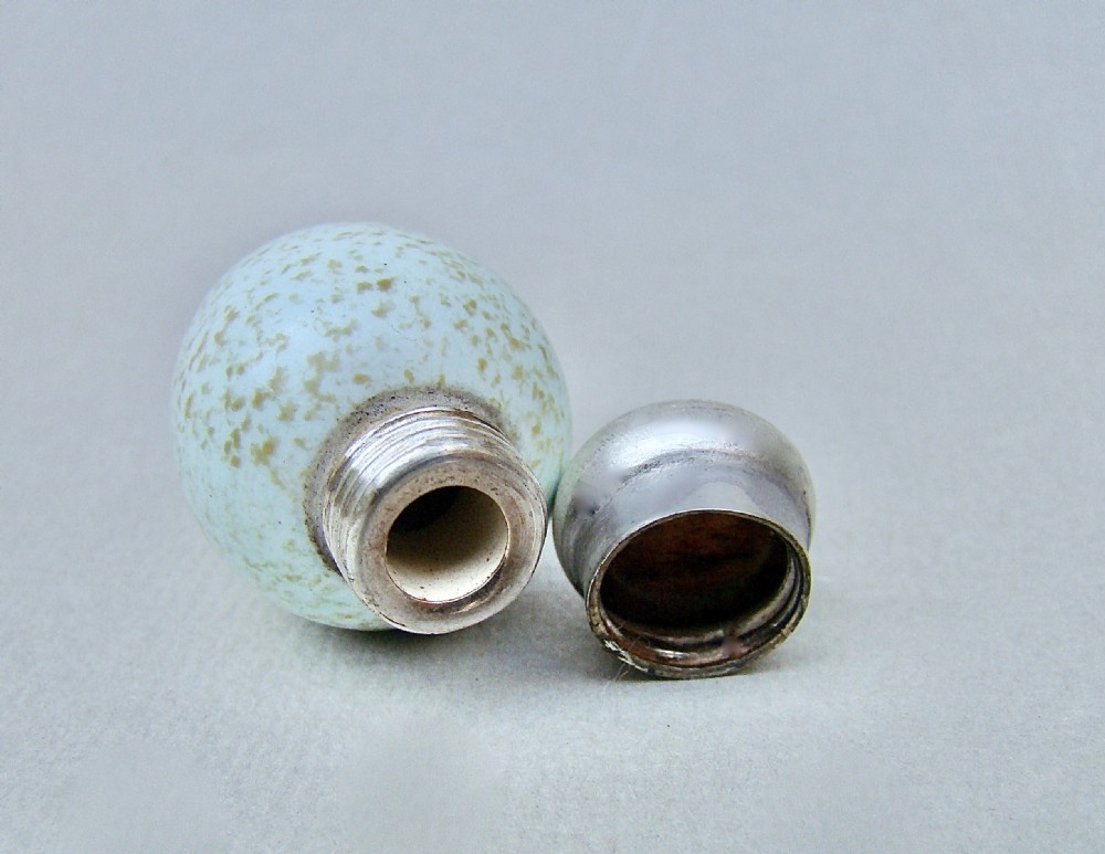 RARE VICTORIAN SILVER MACINTYRE SPECKLED EGG SCENT BOTTLE BY SAUNDERS & SHEPHERD, BIRMINGHAM 1885
 View III