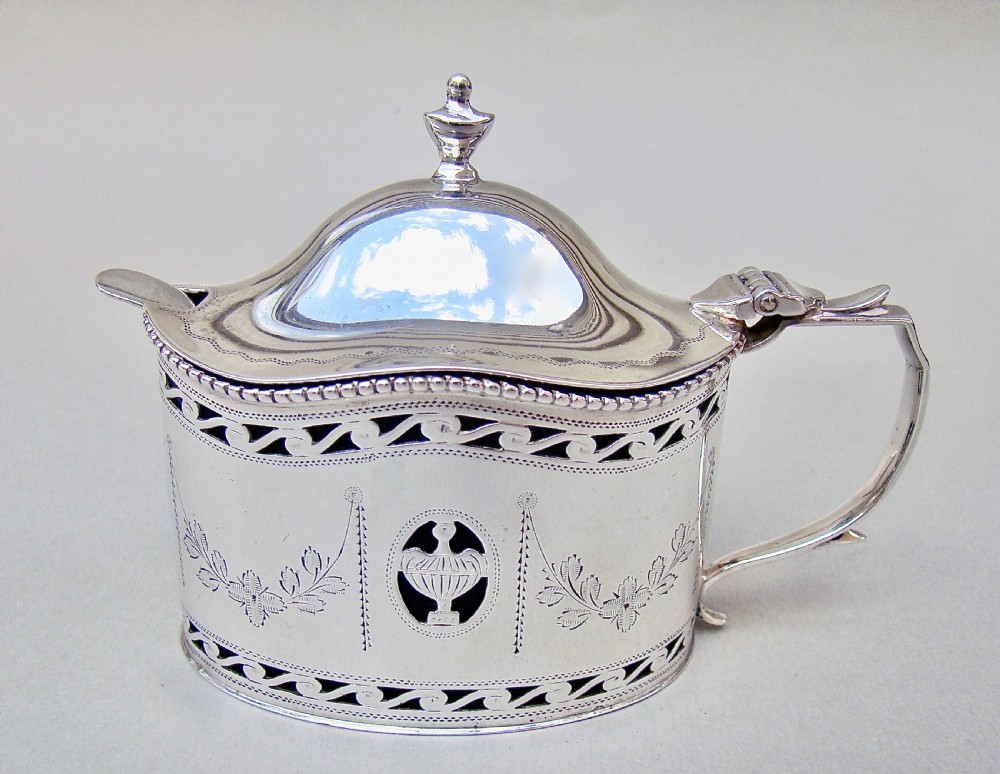 ELEGANT GEORGIAN REVIVAL MUSTARD POT BY WILLIAM COMYNS,  LONDON 1937