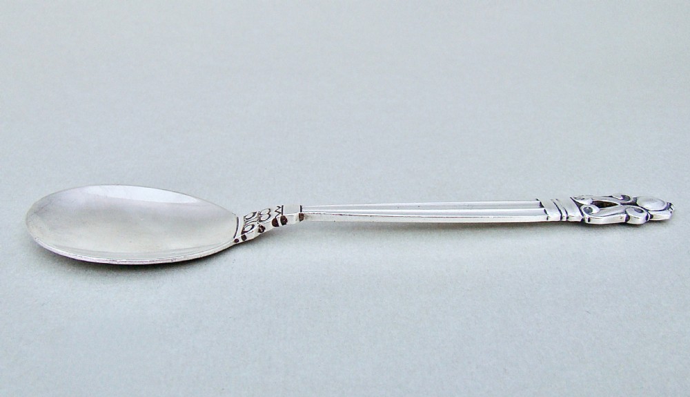 MID-CENTURY GEORG JENSEN STERLING SILVER ACORN PATTERN PRESERVE SPOON View IV