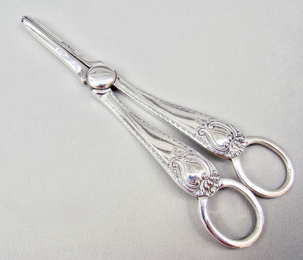 CASED PAIR OF VICTORIAN SILVER GRAPE SCISSORS BY JOSIAH WILLIAMS & CO, LONDON 1899 View II