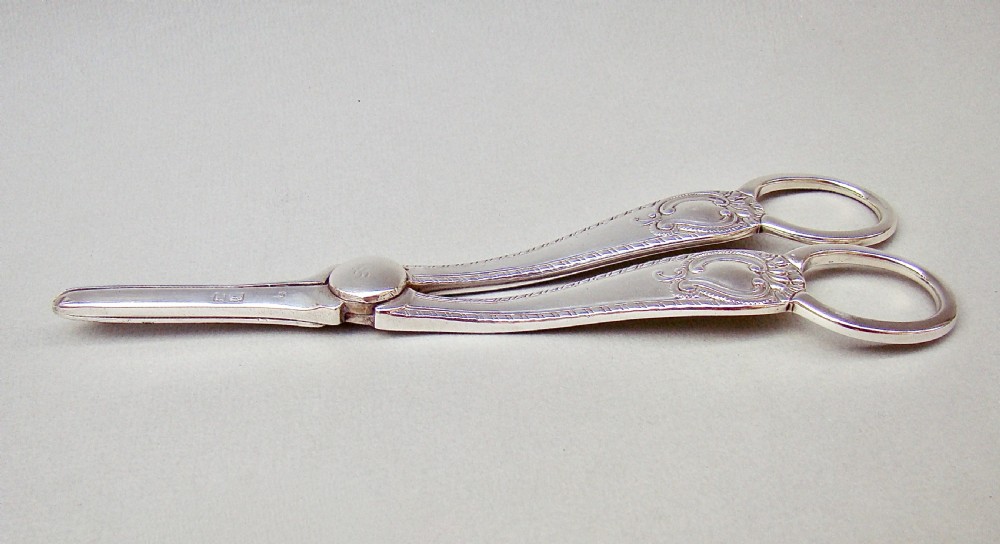 CASED PAIR OF VICTORIAN SILVER GRAPE SCISSORS BY JOSIAH WILLIAMS & CO, LONDON 1899 View V