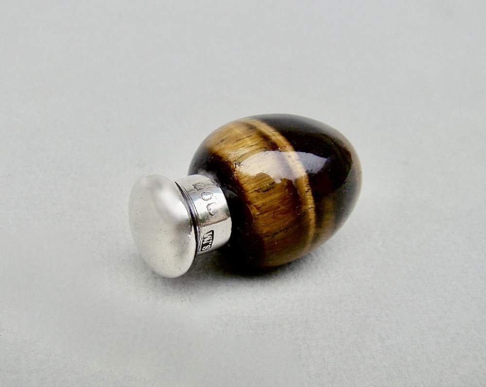 RARE SAMPSON MORDAN SILVER MOUNTED TIGER'S EYE EGG SCENT BOTTLE, LONDON 1886 View III