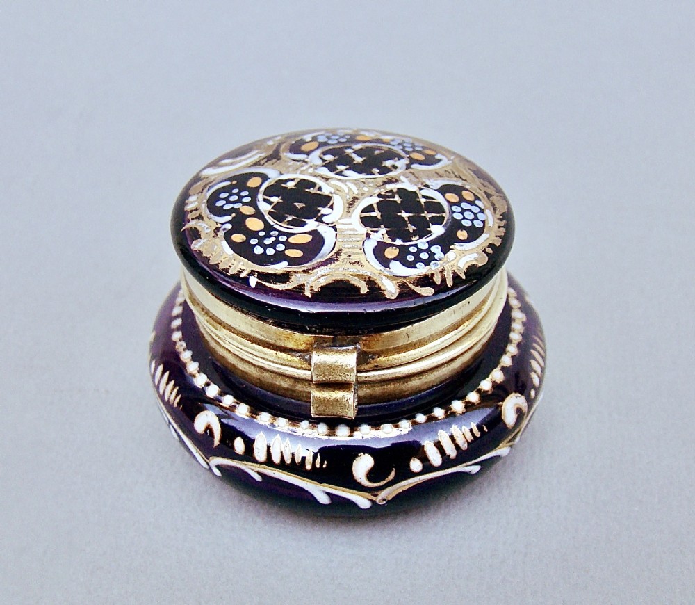 19TH CENTURY FRENCH ENAMELLED AMETHYST GLASS TRINKET BOX, CIRCA 1890