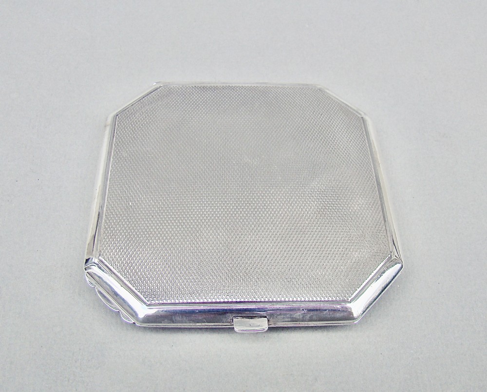 STUNNING MID-CENTURY SILVER & GUILLOCHE ENAMEL COMPACT BY CRISFORD & NORRIS, BIRMINGHAM 1950 View V