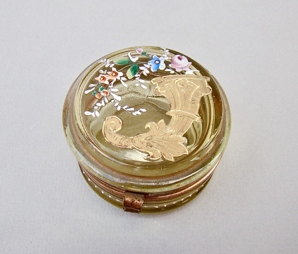DELIGHTFUL 19TH CENTURY FRENCH GLASS ENAMELLED TRINKET BOX, CIRCA 1890
