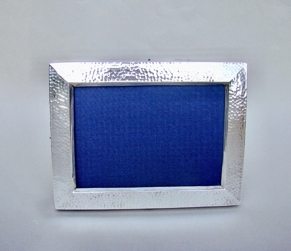 SUPERB ARTS & CRAFT SILVER LANDSCAPE PHOTO FRAME BY WILLIAM COMYNS, LONDON 1902
