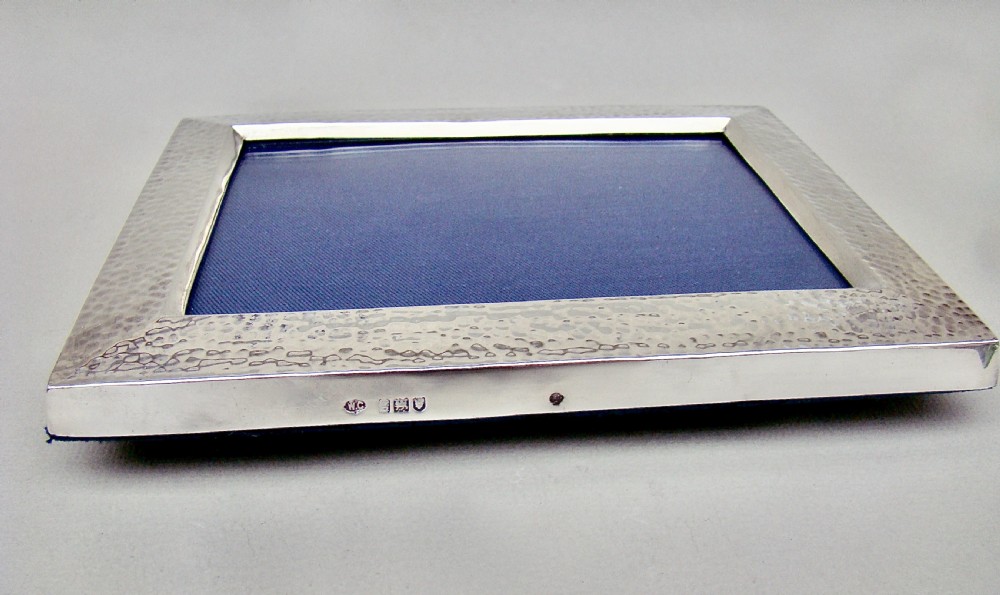 SUPERB ARTS & CRAFT SILVER LANDSCAPE PHOTO FRAME BY WILLIAM COMYNS, LONDON 1902 View IV