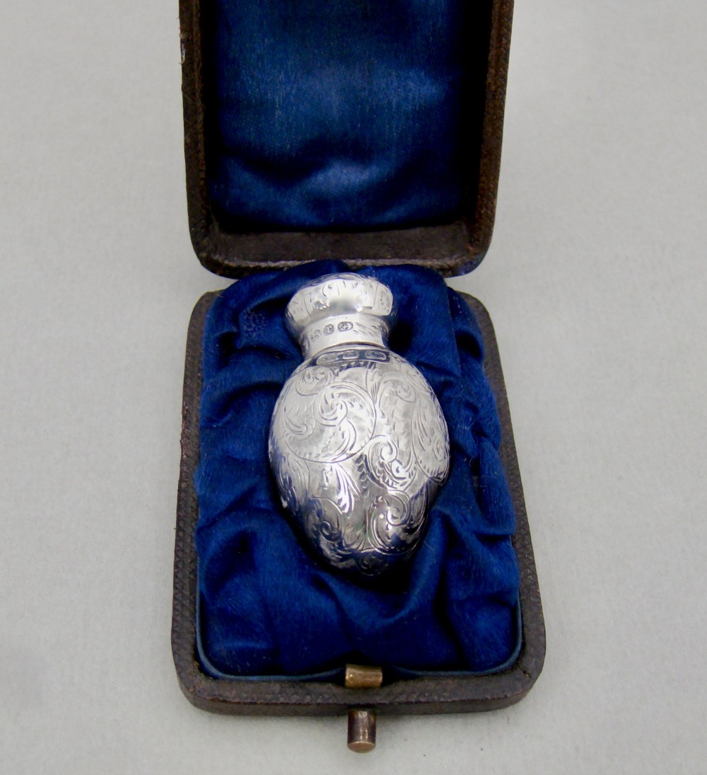 EXQUISITE CASED VICTORIAN SILVER EGG SHAPED SCENT BOTTLE BY CHARLES MAY, BIRMINGHAM 1891