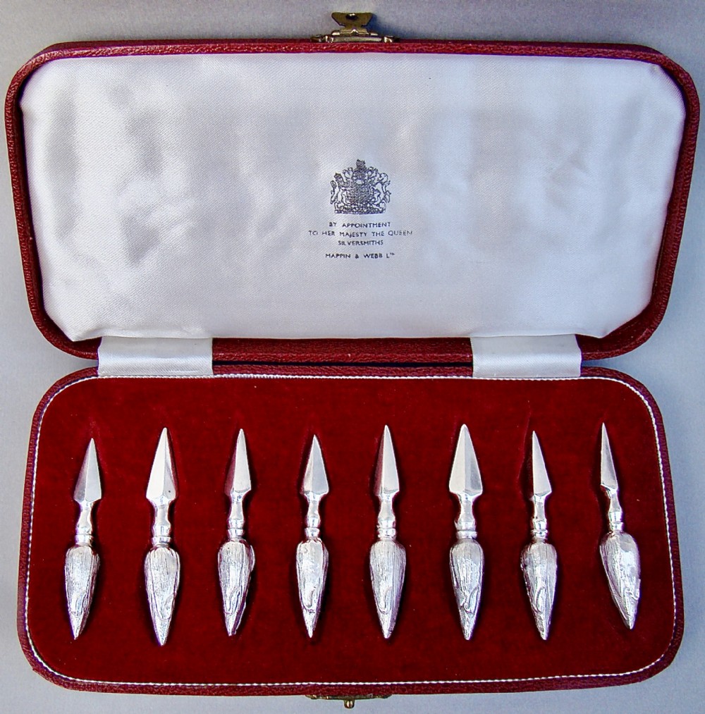 CASED SET OF MID-CENTURY SILVER PLATED CORN COB HOLDERS BY MAPPIN & WEBB, CIRCA 1950