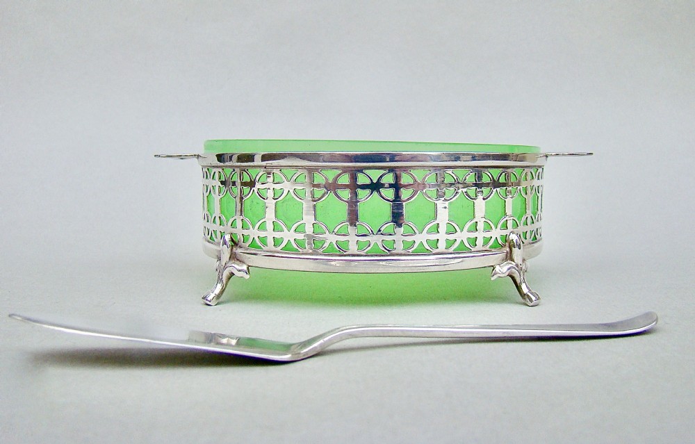 RARE ART DECO SILVER & VASELINE GLASS BUTTER DISH BY MAPPIN & WEBB, BIRMINGHAM 1933
 View VI
