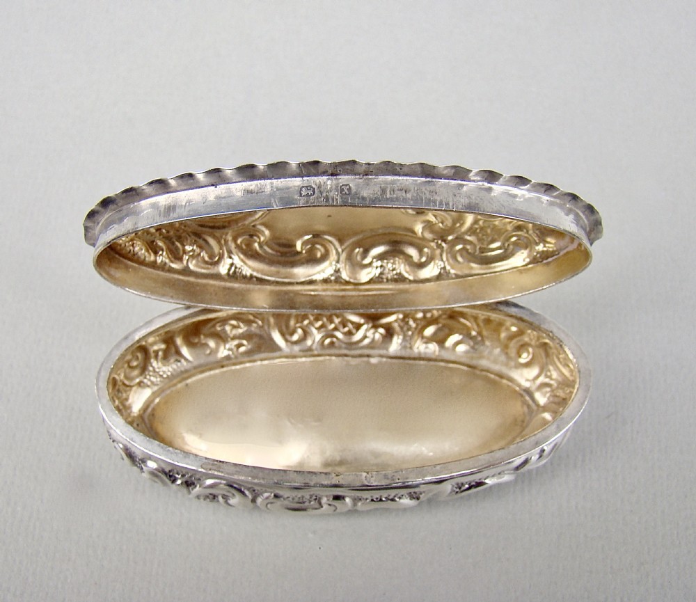 VICTORIAN SILVER TRINKET BOX BY DEAKIN & FRANCIS, BIRMINGHAM 1897
 View IV