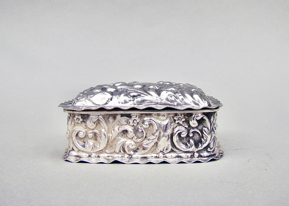 GEORGE V SILVER TRINKET BOX BY SAUNDERS & SHEPHERD, CHESTER 1912 View II
