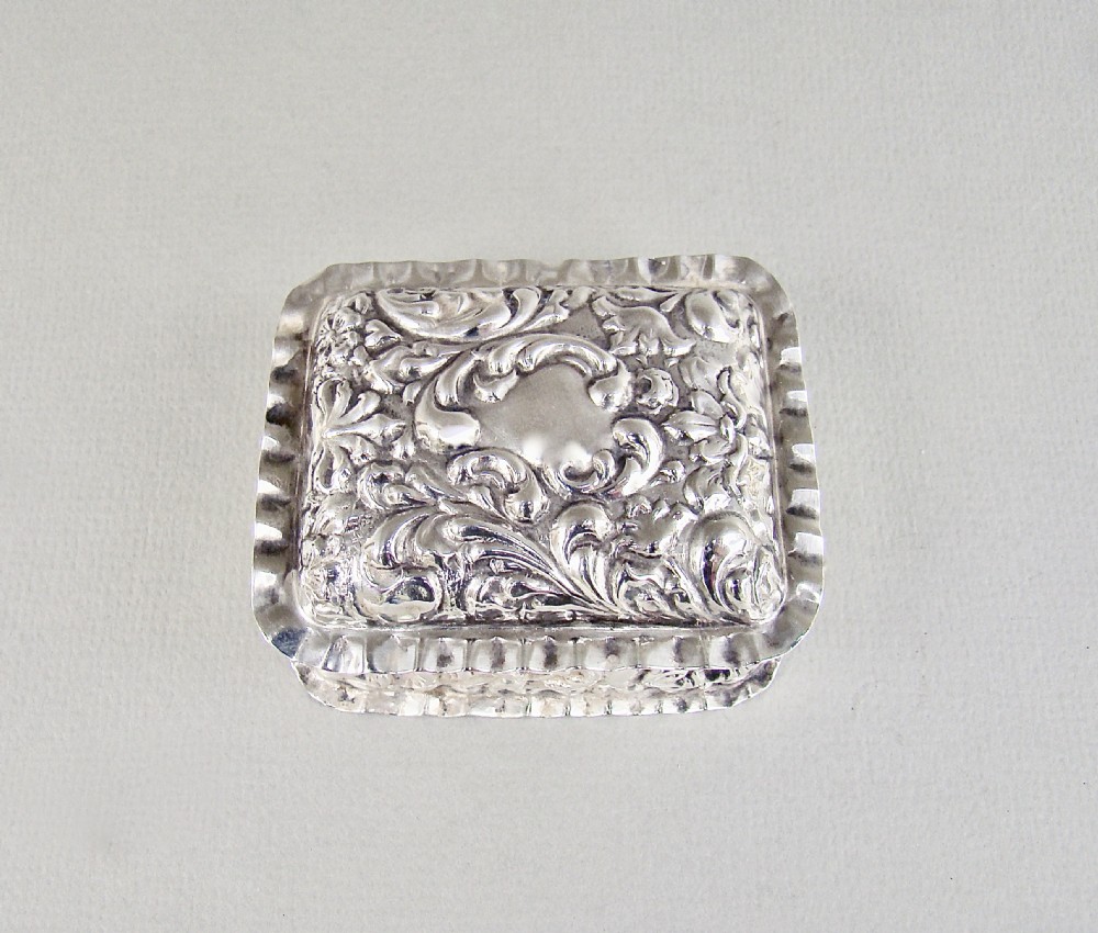 GEORGE V SILVER TRINKET BOX BY SAUNDERS & SHEPHERD, CHESTER 1912 View III