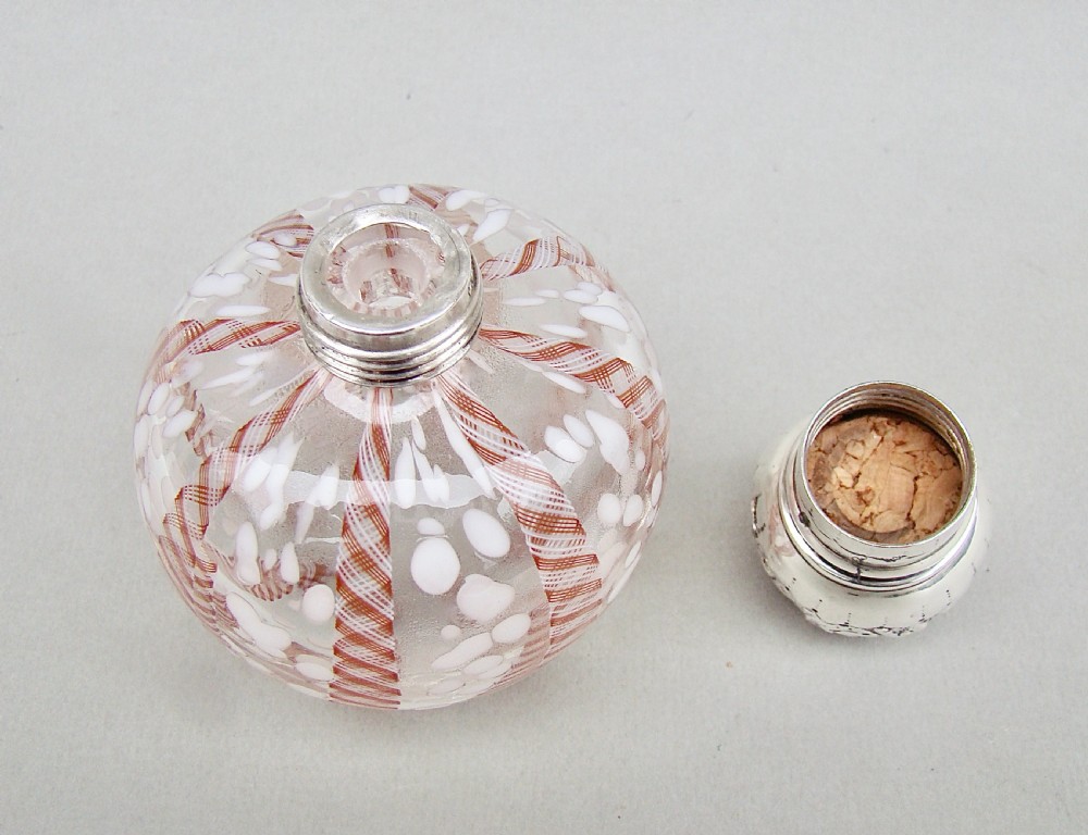 VICTORIAN SILVER MOUNTED LATTICINO GLASS SCENT BOTTLE BY JOHN GRINSELL & SONS, LONDON 1893 View IV