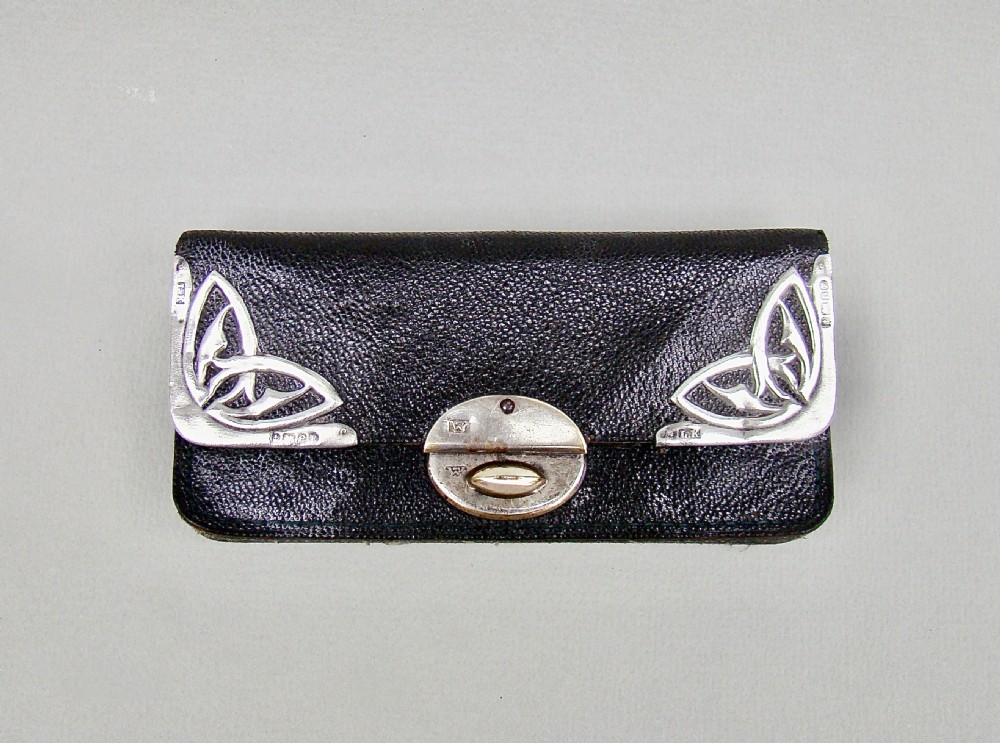 DELIGHTFUL ART NOUVEAU SILVER MOUNTED SMALL PURSE BY LUDWIG KRUMM, BIRMINGHAM 1905