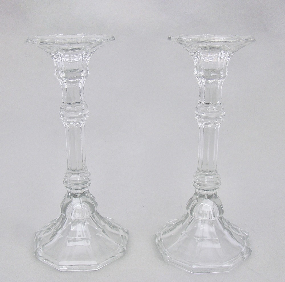 ELEGANT PAIR OF ART DECO PRESSED GLASS CANDLESTICKS, CIRCA 1930