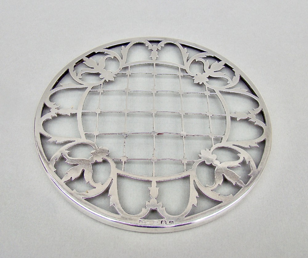 SILVER MOUNTED GLASS TEAPOT STAND BY MAPPIN & WEBB, BIRMINGHAM 1926