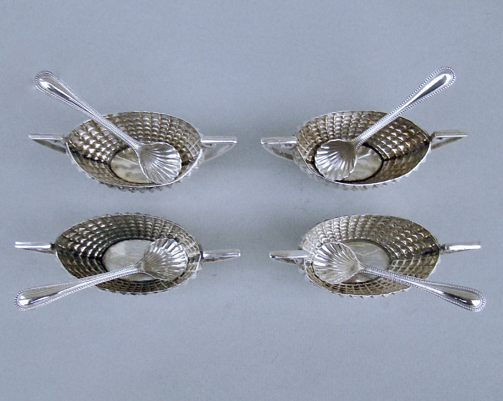 FABULOUS CASED SET OF FOUR VICTORIAN SILVER SALT CELLARS BY JAMES DIXON & SONS, SHEFFIELD 1889 View III