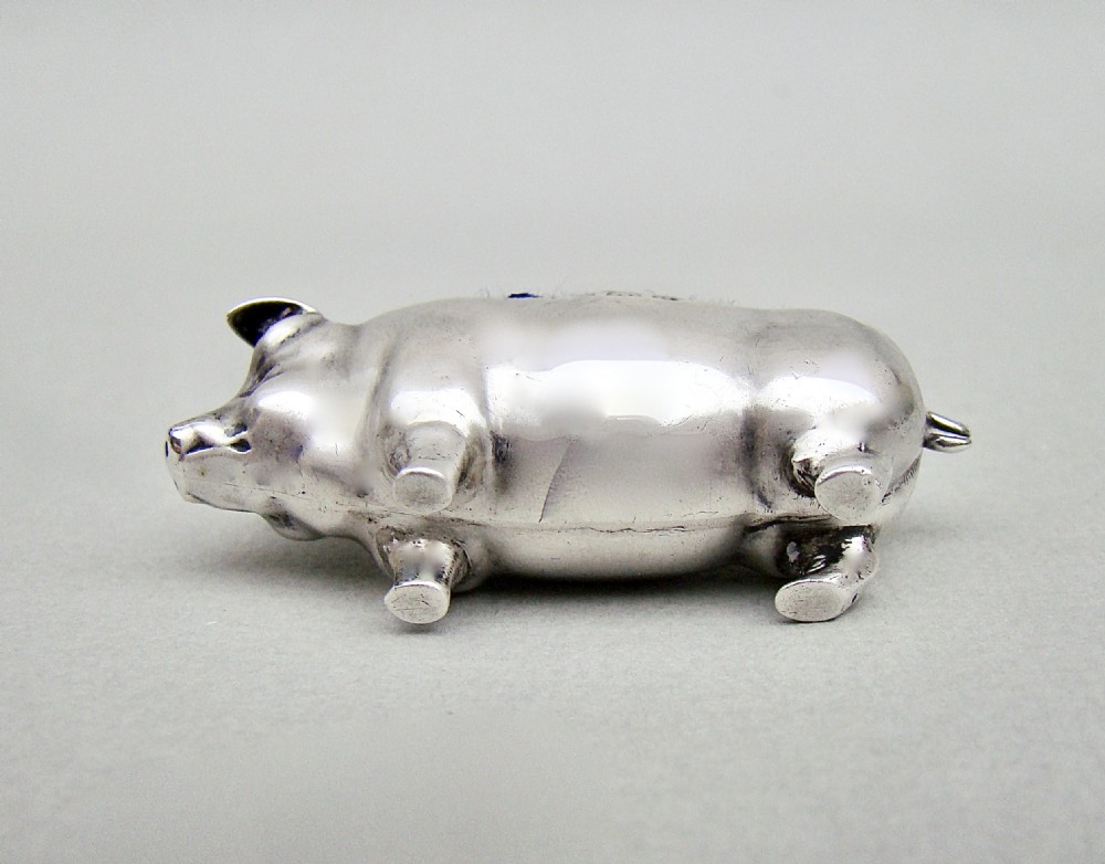 SMALL EDWARDIAN SILVER PIG PIN CUSHION BY LEVI & SALAMAN, BIRMINGHAM 1905
 View VII