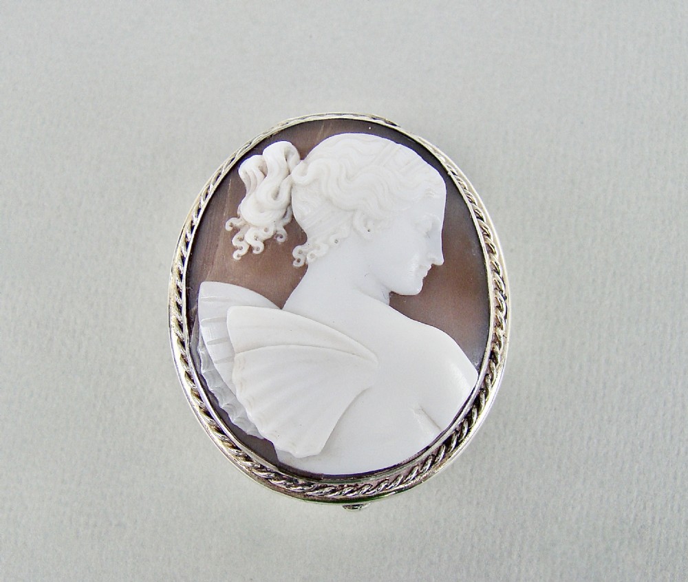 RARE EDWARDIAN SILVER CAMEO PILL BOX BY COLEN CHESHIRE, CHESTER 1904