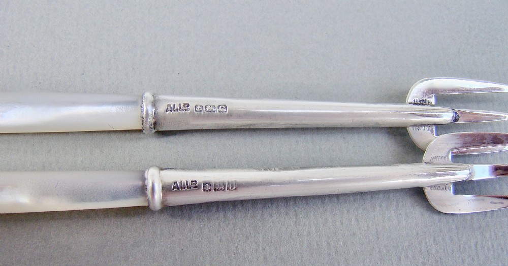 EXQUISITE CASED PAIR OF EDWARDIAN SILVER PICKLE FORKS BY ADIE & LOVEKIN, BIRMINGHAM 1902 View V