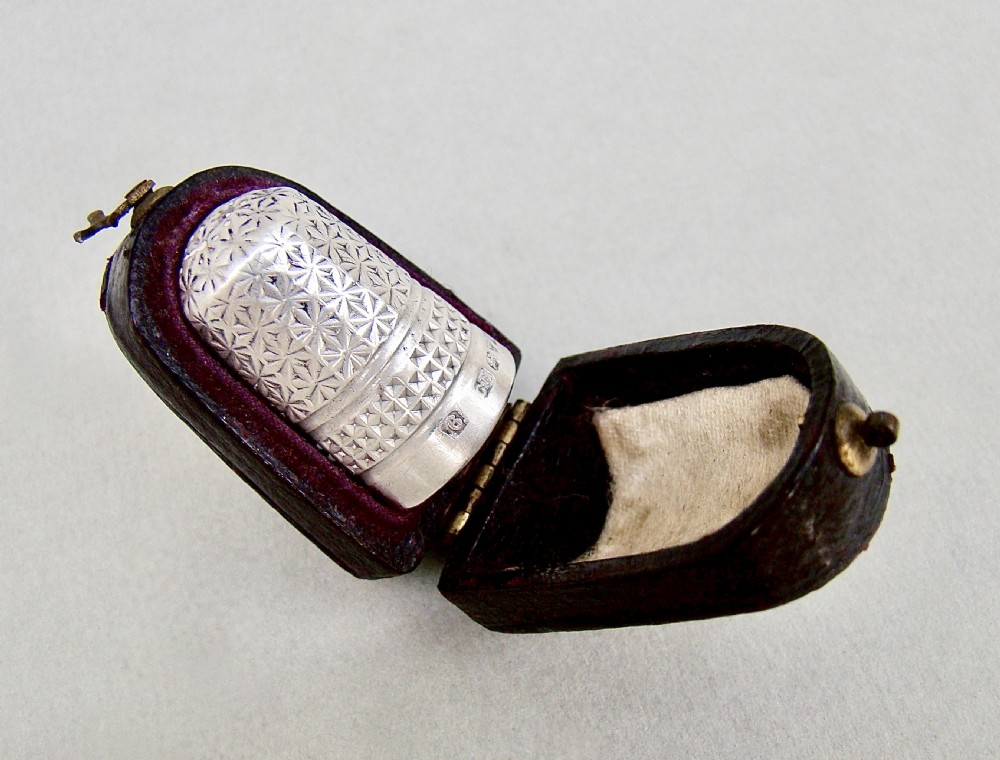 SILVER THIMBLE BY CHARLES HORNER, CHESTER 1910 View II